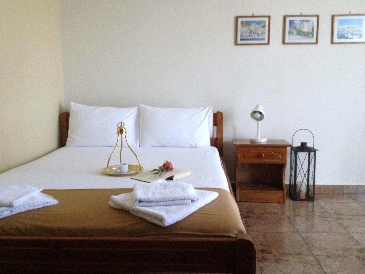 Theodorou Hotel Azólimnosz Szoba fotó
