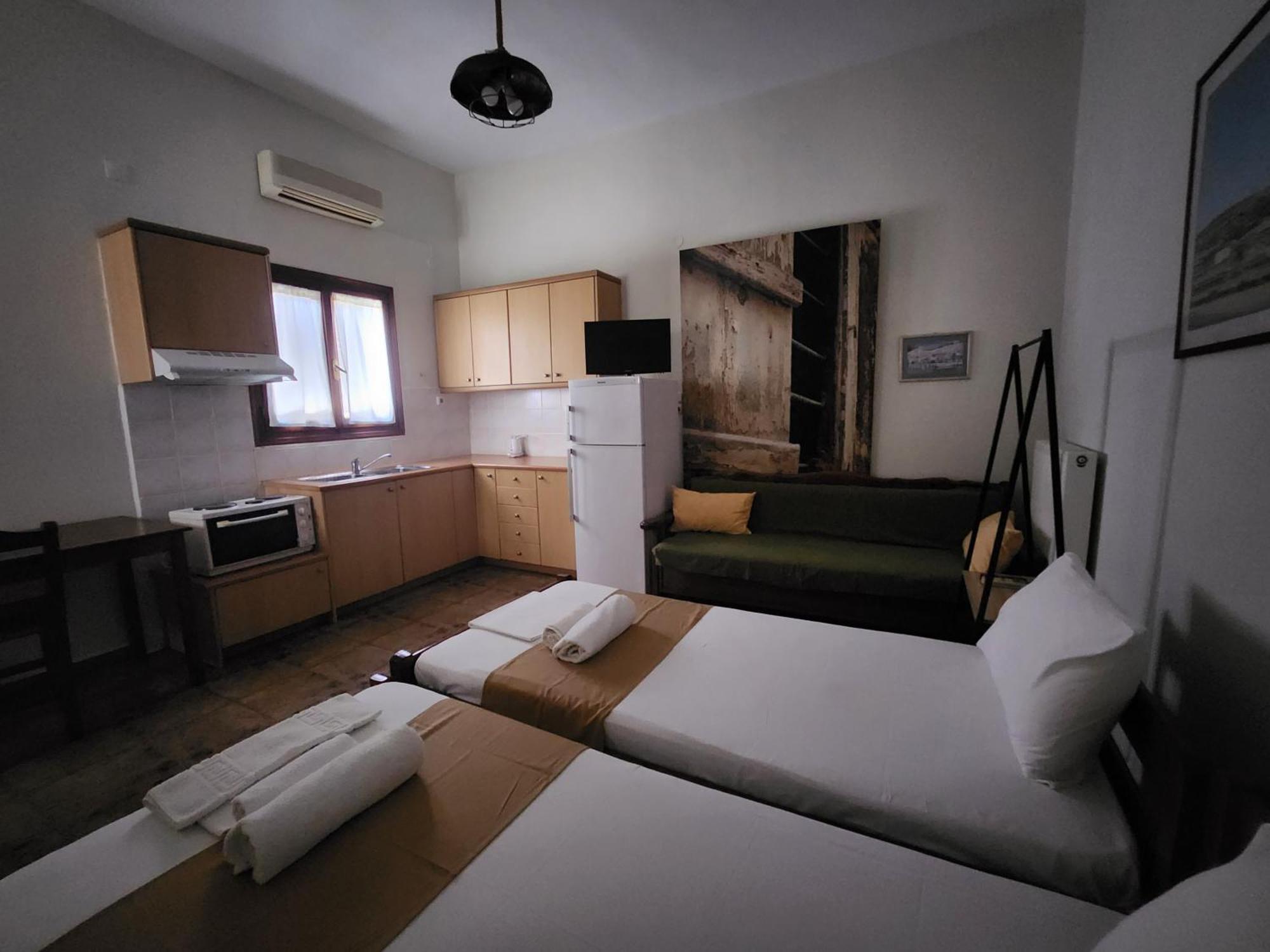 Theodorou Hotel Azólimnosz Szoba fotó