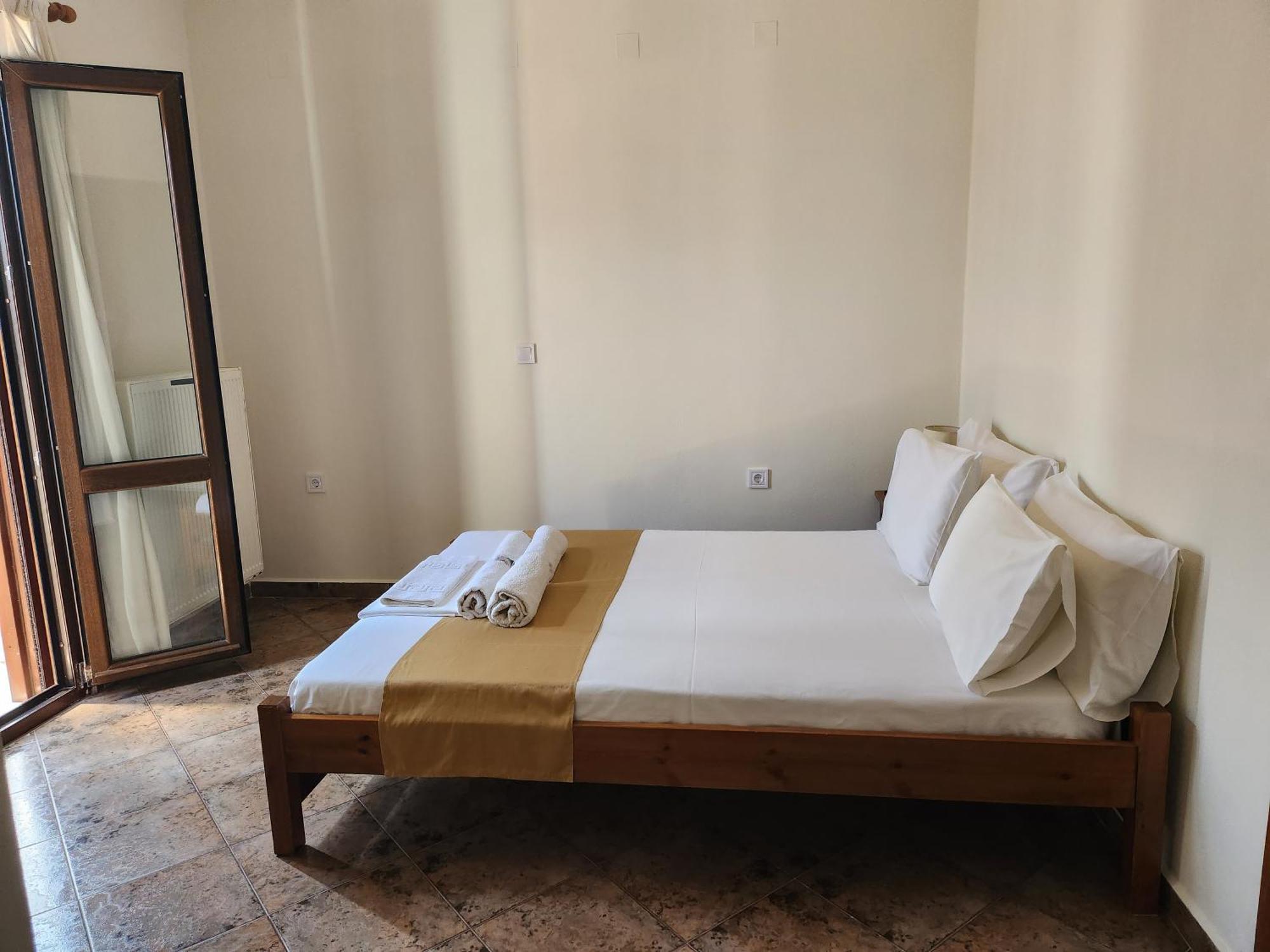 Theodorou Hotel Azólimnosz Szoba fotó